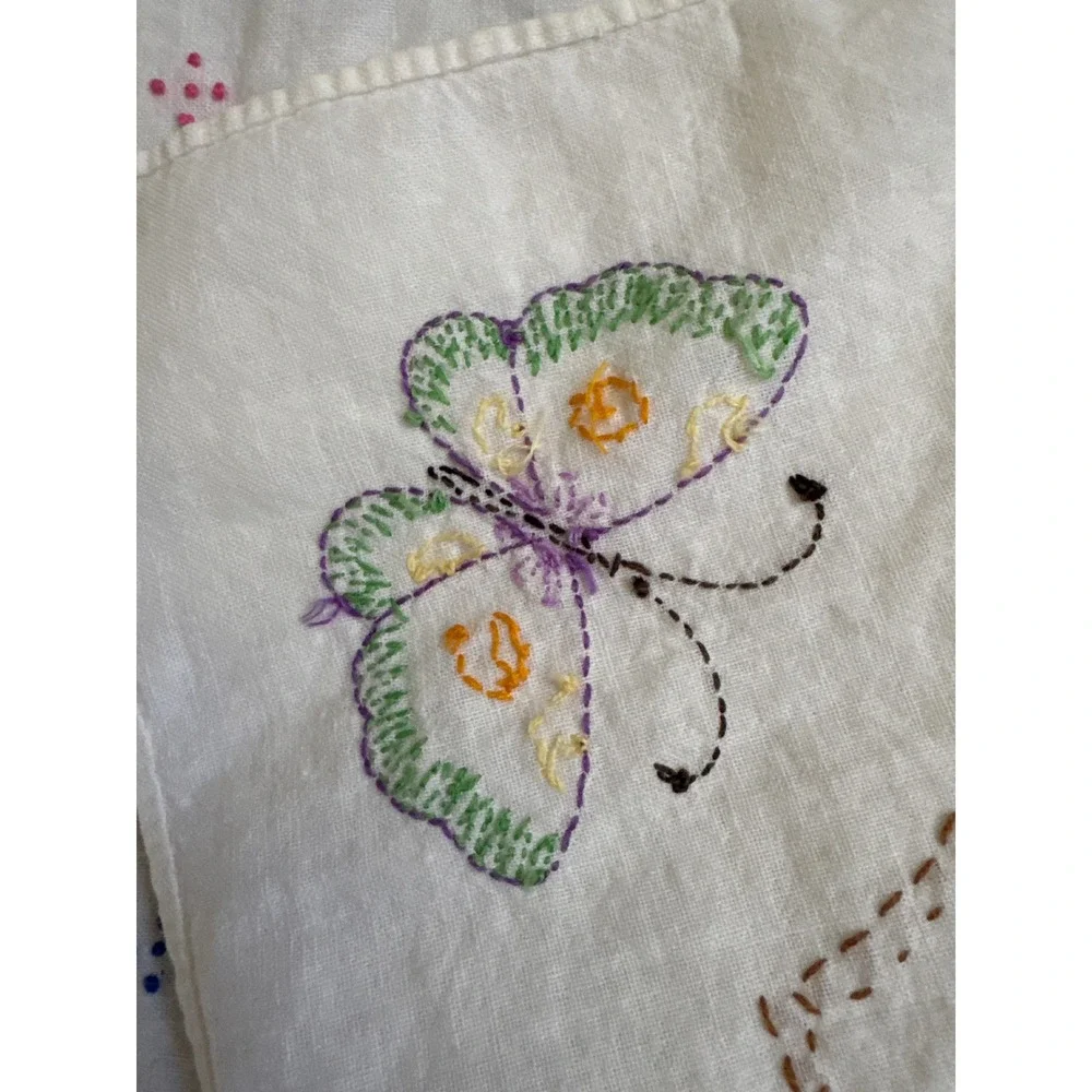 VTG Hand Embroidered Butterfly Floral White Linen Placemat Table Runner 22x16
